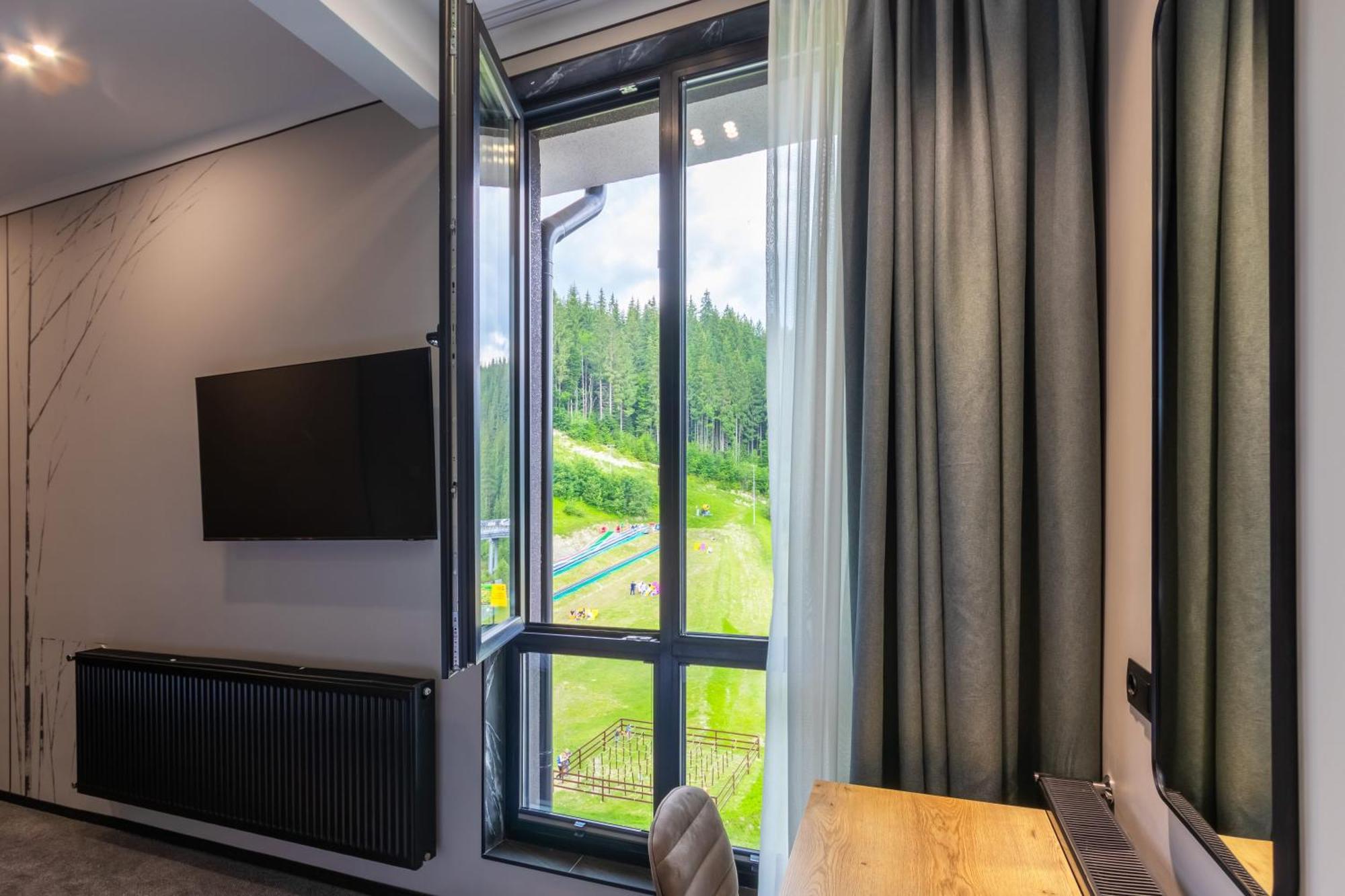 Shelter Apart Hotel Bukovel Exterior photo