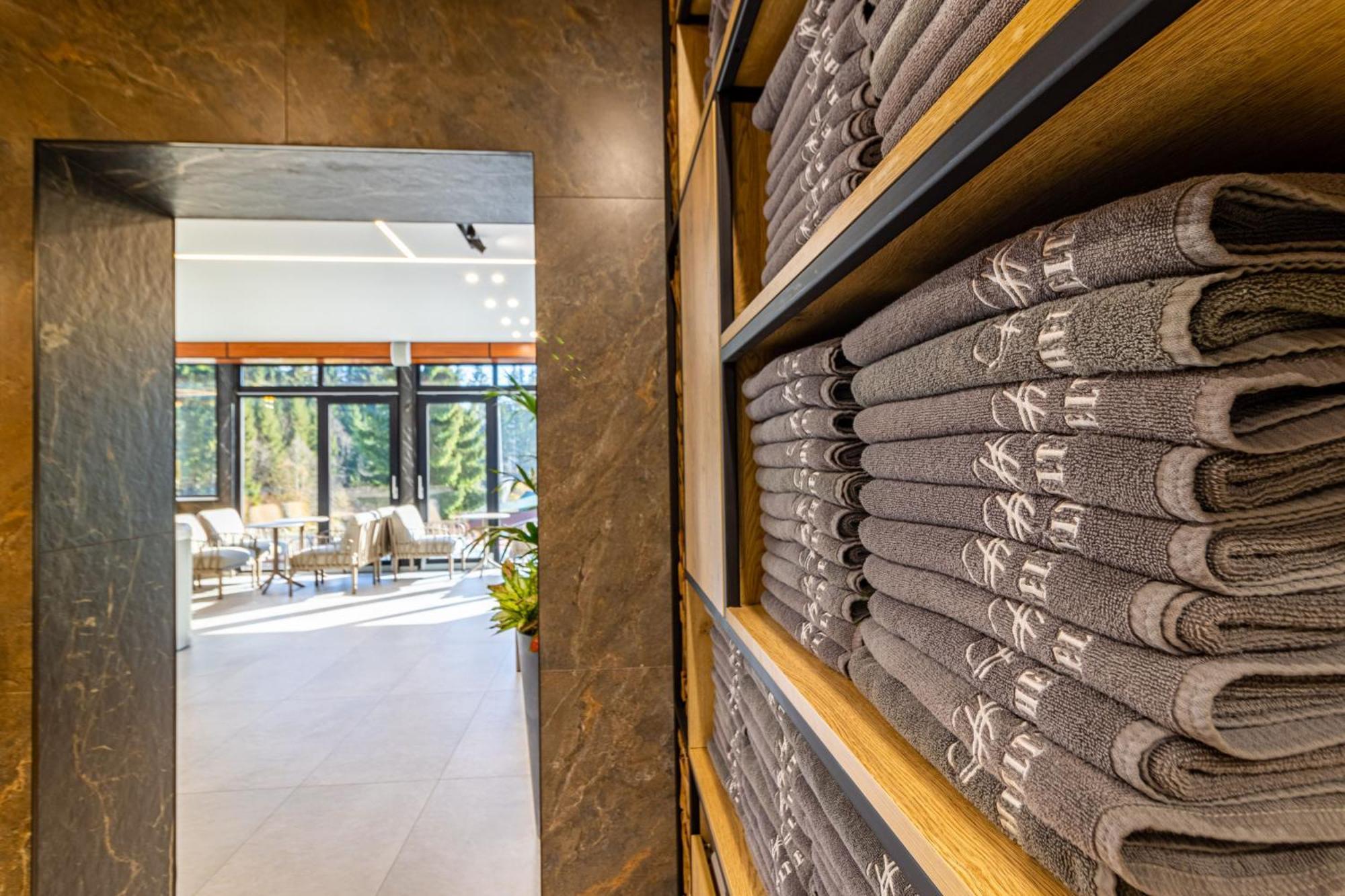 Shelter Apart Hotel Bukovel Exterior photo